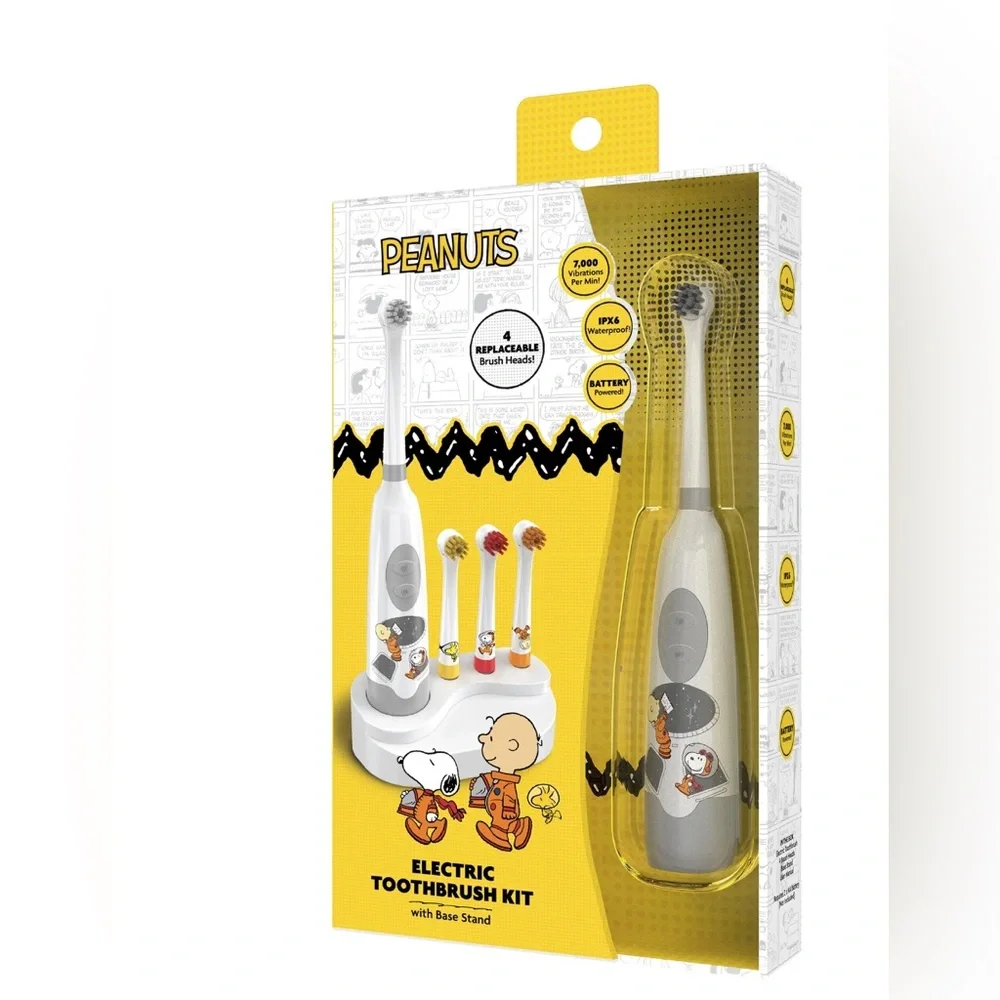Peanuts Yellow and White Electric Toothbrush Set
